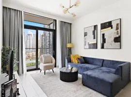 ALiving Luxury 1BR I Near Burj Khalifa & Dubai Mall I Burj Crown, Downtown Dubai