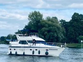 Auszeit auf der Neptunus Motoryacht