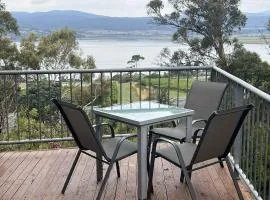 The Tamar Ridge Apartment 10 - King Suite Amazing River Views