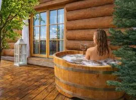 Chaty Świerkowe Wzgórze - tylko domki typu superior z prywatną sauną balią kominkiem oraz ogrodzonym prywatnym terenem z grillem, domki bez sauny na wspólnym terenie