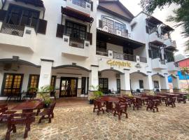 Capital O 91179 Geopark Village Boutique Hotel, hotel v destinácii Pulau Borau