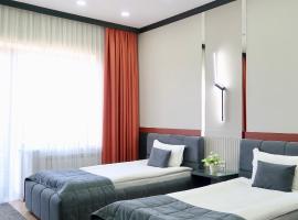 Suncor Hotel, hotel di Karakol