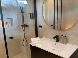 Central Villa i Tomelilla i mitten utav Österlen, khách sạn ở Tomelilla