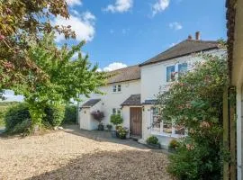 4 Bed in Ningwood oc-ic048