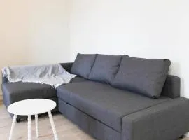 Bright studio apartment on the outskirts of Paris