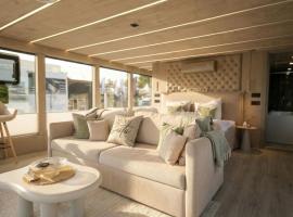 Lieblingsplatz Parey - Hausboot-Spa-Deluxe & Spa-Suite, Hotel in Parey