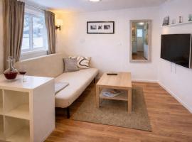 Cosy Studio in villa area, near Umeå Centre, hotel a Umeå