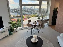 Breathtaking Harbour Bridge & Harbour Views, Corner Apartment, Free Parking
