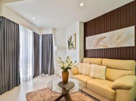 Relaxing 1 Bedroom resort condo unit at Tambuli Seaside Living, Mactan, Lapu-lapu City, khách sạn ở Maribago