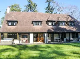 Woodlands House