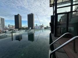 W8 Condo, LUXE 2 Bedroom Private floor, Best Hip Central Bangkok area, 5 mins from Thonglo BTS station, hotel a Bangkok