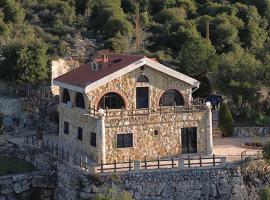 Infinity Mountain Villa, Hotel in Deïr Billa
