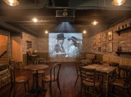 Midpoint Guesthouse, hotel in Busan