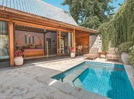 WARNA VILLAS- Villa Rose Honeymoon Stylish Loft Private Pool & Kitchen