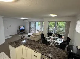 Russell Place Spacious 2BR Apartment Balcony&Garag