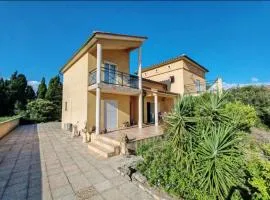 Cœur de Millas terrasse, jardin et parking privé