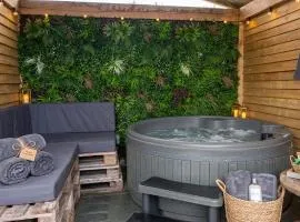 Luxury Barn & Hot Tub at Escape to the Stables