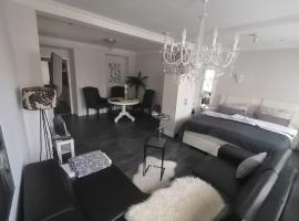 Erdgeschoss Ferienwohnung Dekoland, Hotel in Kruft