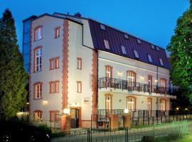 Paria Hotel, hótel í Kudowa-Zdrój