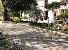 Le Mas d’Aloha, hotel a Plan-dʼOrgon