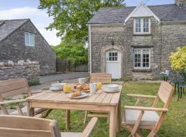 2 Bed in St. Hilary oc-c33064