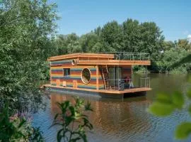 Sommermomente auf großräumigem Hausboot für bis zu 6 Personen