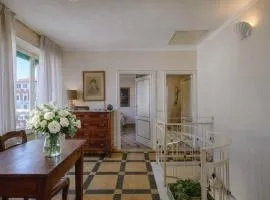 Casa Patrizia - Elegant two bedroom seafront house on Viareggio Promenade