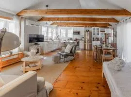 6 Cabral Farm rd