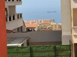 Appartement équipé et ensoleillé avec vue sur mer