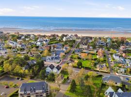 Charmant duplex à deux pas du centre de Deauville, hotel a Tourgéville