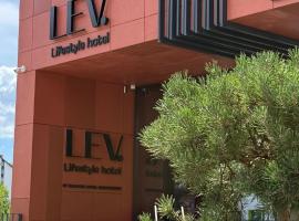 LEV Lifestyle Hotel - Maestro, hotell i Lviv