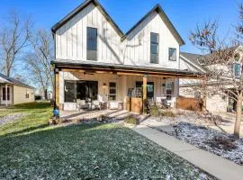 Modern Bentonville farmhouse Bentonville Escape!