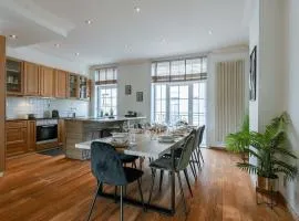 Casiola - Beautiful and spacious vacation home with parking