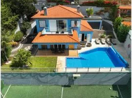 Villa Loureiro Palace With Soccer Field