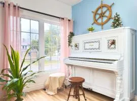 Stunning Family Suite 2 King Beds Piano Sleeps 10