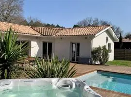 Villa au calme en lisière de forêt