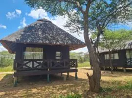 Chobe Lesoma Chalets Hotel
