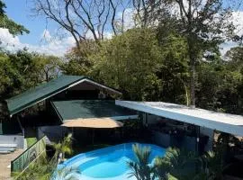 Hotel Manuel Antonio Beracha