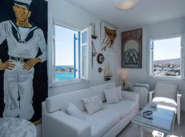 Aiolos Home with private veranda and amazing sea views, Paros, villa í Piso Livadi