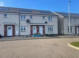 Quiet Home Free Parking Near Pentland Hills