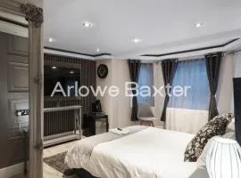 Hackney Suites - En-suite rooms & amenities