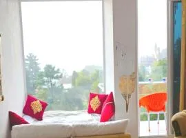 Bhurban Nights - High Floor Glass Bed View - Lift - Murree Bhurban