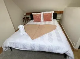 Homewood - entire property for 6 people - 4 adults maximum - in village 10 min from Disneyland Paris & TGV RER A