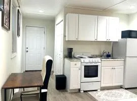 Central Studio with Free Parking