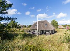Luxe Duinvilla Zee met sauna en laadpaal nabij strand Ameland en dorp Nes, hotel i Nes
