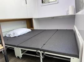 Glamping Camping, Hotel in Woodbourne