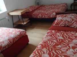 Chic et relax familial – hotel w mieście Montmarault