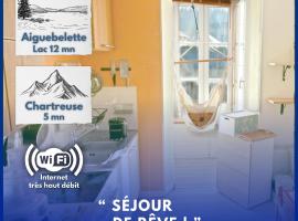 Chambre Chez l'Habitant - Business & Détente - Lacs & Chartreuse, Proche A43, Hotel in Saint-Béron