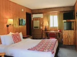 Foot of the Mountain Motel