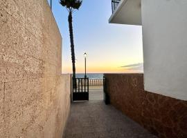 Cala Montijo San Alvaro Surf House, Hotel in Chipiona